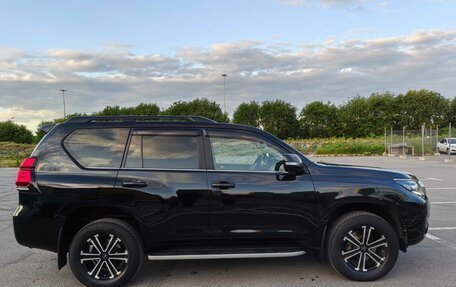 Toyota Land Cruiser Prado 150 рестайлинг 2, 2018 год, 5 500 000 рублей, 7 фотография