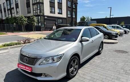Toyota Camry, 2012 год, 2 100 000 рублей, 3 фотография