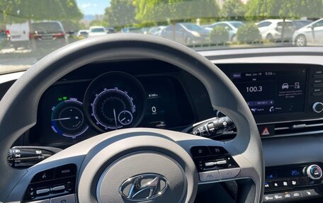 Hyundai Elantra, 2022 год, 1 050 000 рублей, 10 фотография