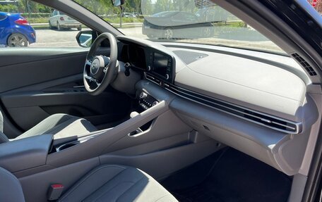 Hyundai Elantra, 2022 год, 1 050 000 рублей, 7 фотография