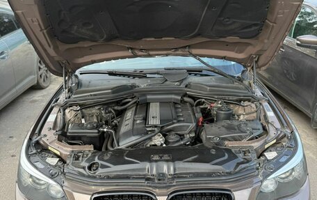 BMW 5 серия, 2004 год, 980 000 рублей, 3 фотография