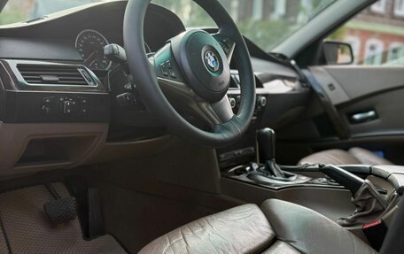BMW 5 серия, 2004 год, 980 000 рублей, 11 фотография