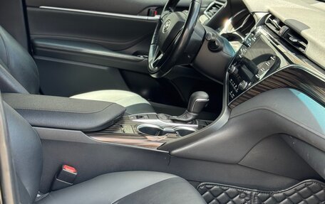 Toyota Camry, 2021 год, 2 850 000 рублей, 9 фотография