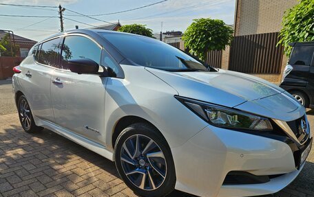 Nissan Leaf II, 2019 год, 2 249 000 рублей, 9 фотография