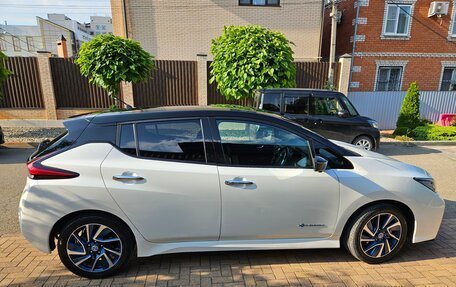 Nissan Leaf II, 2019 год, 2 249 000 рублей, 8 фотография