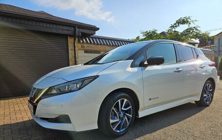 Nissan Leaf II, 2019 год, 2 249 000 рублей, 3 фотография