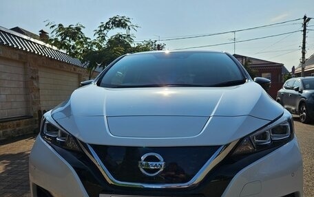 Nissan Leaf II, 2019 год, 2 249 000 рублей, 2 фотография