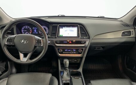 Hyundai Sonata VII, 2019 год, 2 020 000 рублей, 7 фотография