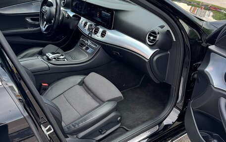 Mercedes-Benz E-Класс, 2019 год, 3 099 000 рублей, 10 фотография