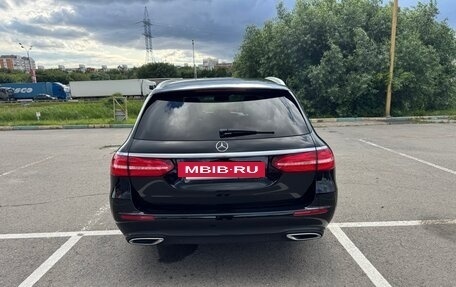 Mercedes-Benz E-Класс, 2019 год, 3 099 000 рублей, 4 фотография