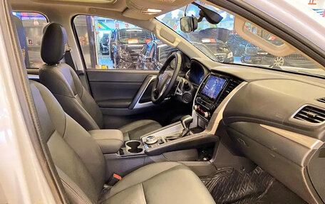 Mitsubishi Pajero Sport III рестайлинг, 2022 год, 2 700 000 рублей, 21 фотография
