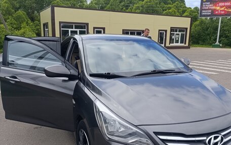 Hyundai Solaris II рестайлинг, 2015 год, 700 000 рублей, 2 фотография