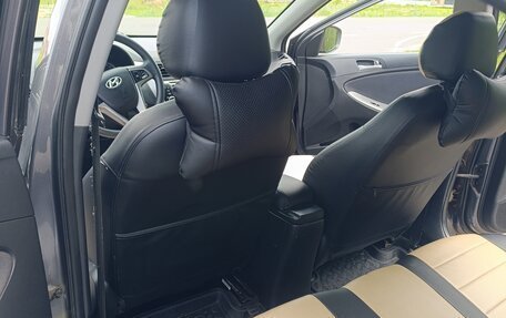 Hyundai Solaris II рестайлинг, 2015 год, 700 000 рублей, 7 фотография
