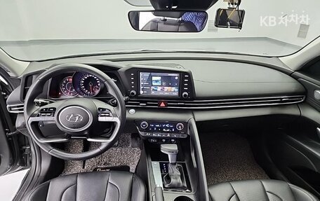 Hyundai Elantra, 2022 год, 1 400 000 рублей, 5 фотография