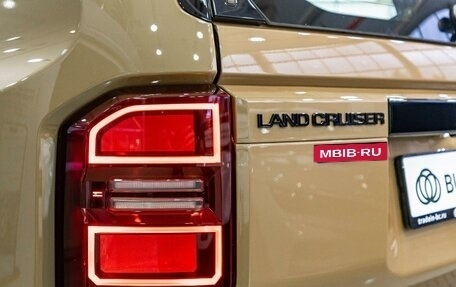 Toyota Land Cruiser Prado, 2024 год, 10 690 000 рублей, 10 фотография