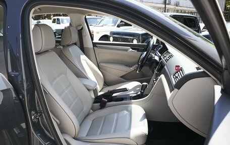 Volkswagen Passat B8 рестайлинг, 2017 год, 1 799 000 рублей, 10 фотография