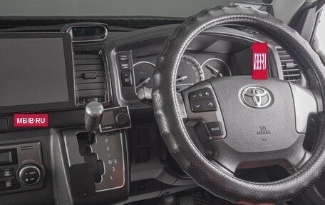 Toyota HiAce H200, 2016 год, 3 599 000 рублей, 16 фотография