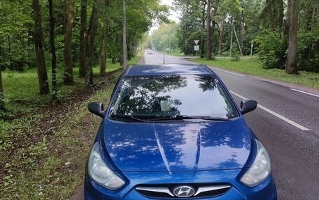 Hyundai Solaris II рестайлинг, 2013 год, 750 000 рублей, 2 фотография