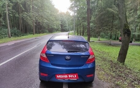Hyundai Solaris II рестайлинг, 2013 год, 750 000 рублей, 4 фотография