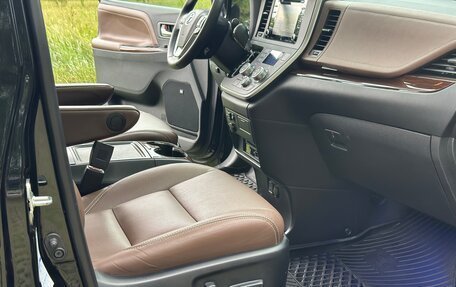 Toyota Sienna III, 2020 год, 4 295 000 рублей, 12 фотография