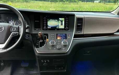 Toyota Sienna III, 2020 год, 4 295 000 рублей, 14 фотография
