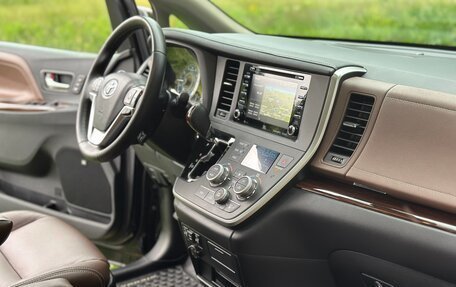 Toyota Sienna III, 2020 год, 4 295 000 рублей, 11 фотография