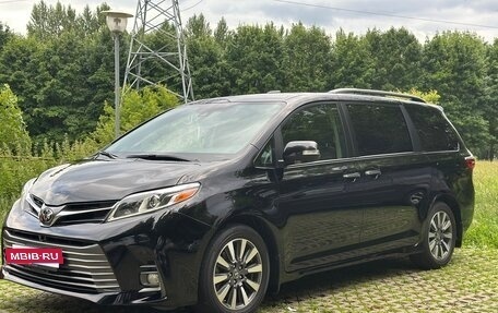 Toyota Sienna III, 2020 год, 4 295 000 рублей, 4 фотография