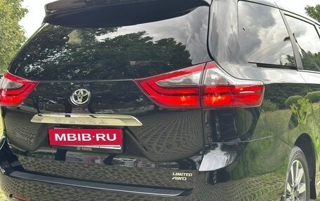 Toyota Sienna III, 2020 год, 4 295 000 рублей, 7 фотография