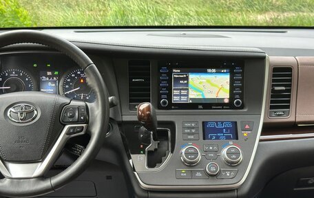 Toyota Sienna III, 2020 год, 4 295 000 рублей, 17 фотография
