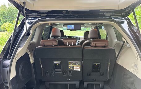 Toyota Sienna III, 2020 год, 4 295 000 рублей, 21 фотография