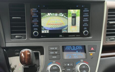 Toyota Sienna III, 2020 год, 4 295 000 рублей, 19 фотография