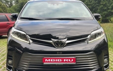 Toyota Sienna III, 2020 год, 4 295 000 рублей, 29 фотография
