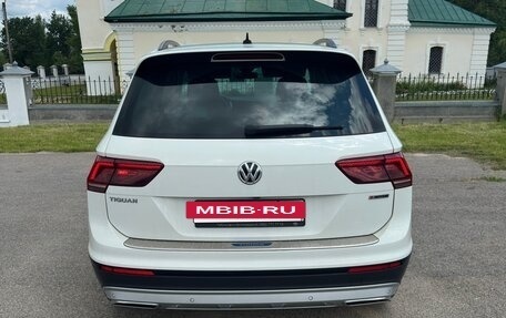 Volkswagen Tiguan II, 2018 год, 2 550 000 рублей, 4 фотография