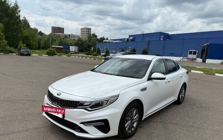 KIA K5 II, 2019 год, 1 850 000 рублей, 2 фотография