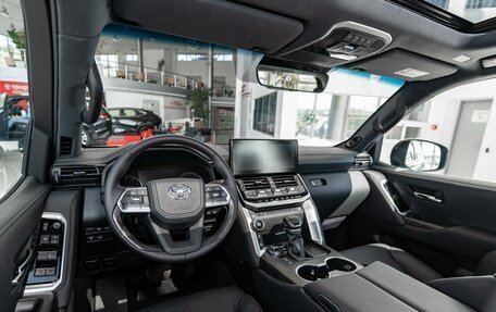 Toyota Land Cruiser, 2023 год, 17 440 000 рублей, 14 фотография