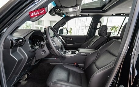 Toyota Land Cruiser, 2023 год, 17 440 000 рублей, 12 фотография