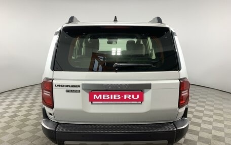 Toyota Land Cruiser Prado, 2024 год, 9 290 000 рублей, 6 фотография