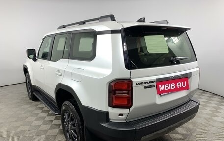 Toyota Land Cruiser Prado, 2024 год, 9 290 000 рублей, 7 фотография