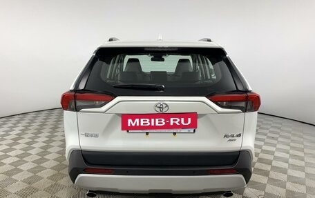 Toyota RAV4, 2024 год, 4 650 000 рублей, 6 фотография