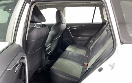 Toyota RAV4, 2024 год, 4 650 000 рублей, 12 фотография
