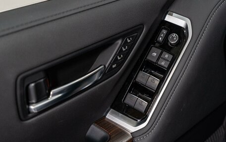 Toyota Land Cruiser, 2023 год, 13 950 000 рублей, 10 фотография