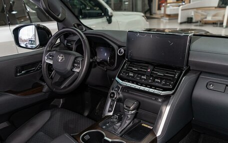 Toyota Land Cruiser, 2023 год, 13 950 000 рублей, 16 фотография