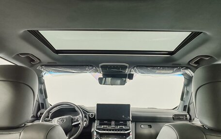 Toyota Land Cruiser, 2023 год, 15 390 000 рублей, 10 фотография