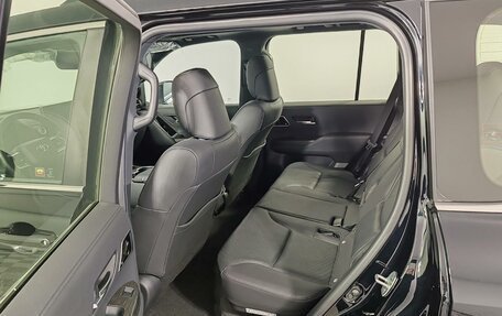 Toyota Land Cruiser, 2023 год, 15 390 000 рублей, 13 фотография