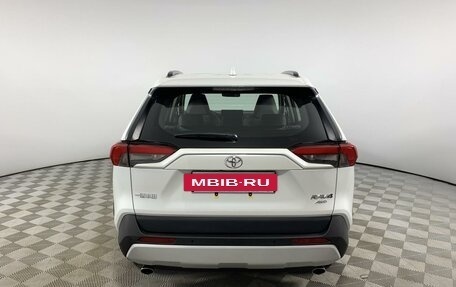 Toyota RAV4, 2024 год, 4 650 000 рублей, 6 фотография