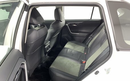 Toyota RAV4, 2024 год, 4 650 000 рублей, 12 фотография