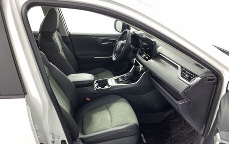 Toyota RAV4, 2024 год, 4 650 000 рублей, 19 фотография