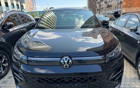 Volkswagen Tiguan, 2024 год, 4 250 000 рублей, 2 фотография