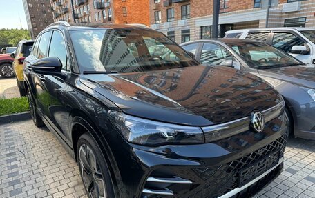Volkswagen Tiguan, 2024 год, 4 250 000 рублей, 13 фотография