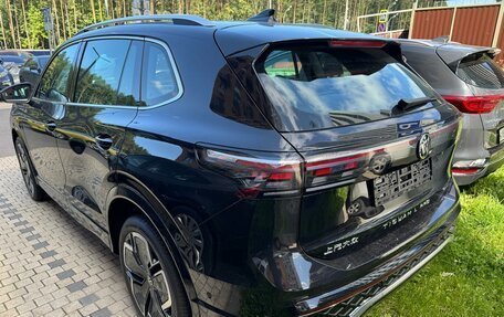 Volkswagen Tiguan, 2024 год, 4 250 000 рублей, 23 фотография